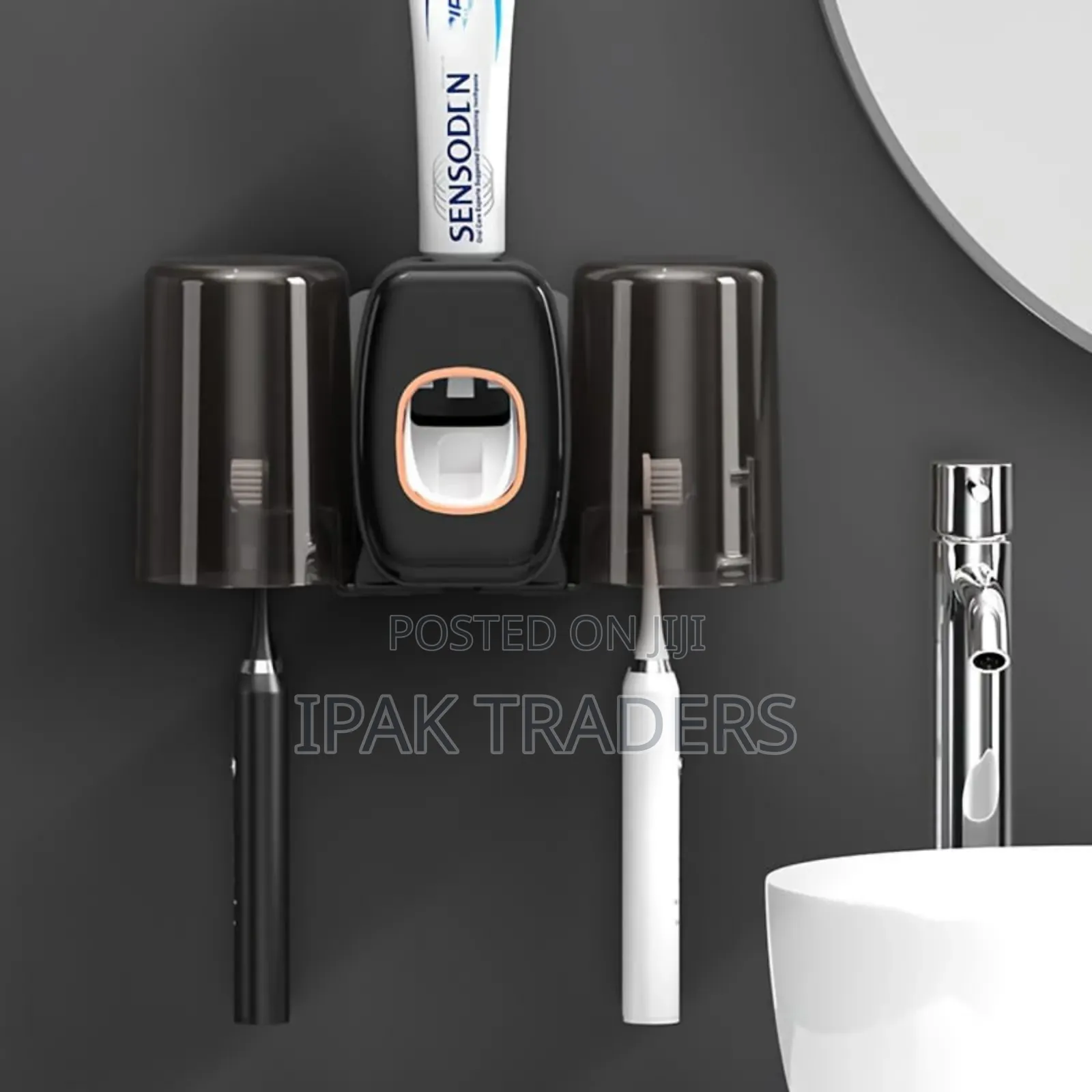 *Creative Automatic Toothpaste Dispenser*
Holds Four Toothbrushes
