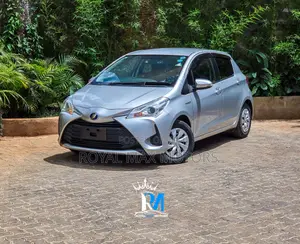 Toyota Vitz 1.5 FWD Hybrid 5dr 2018 Silver