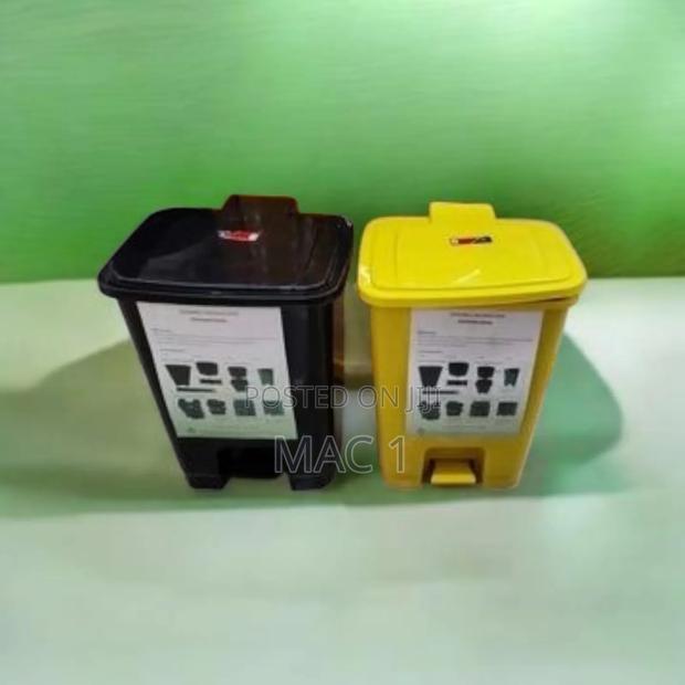 Durable 30 Litres Giovanni Dustbin