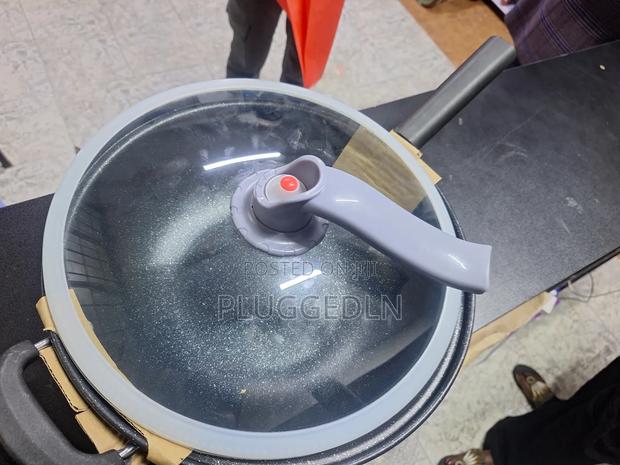 Wok Pan 
- 32 Cm Diameter 
Non Stick - thumbnail 2