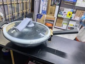 Wok Pan 
- 32 Cm Diameter 
Non Stick