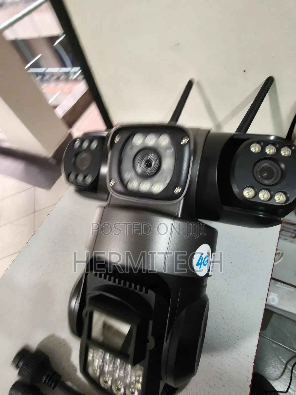 A 3-Lens PTZ CCTV Triple Lens 4g With Ethernet Cable Electric Model