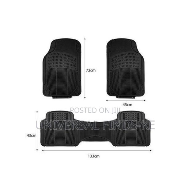 A Rubber Floor Mat 3 PCS