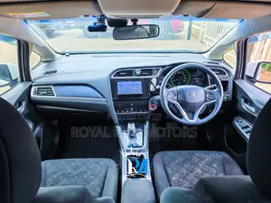 Honda Shuttle 1.5 Hybrid 2WD 2018 White