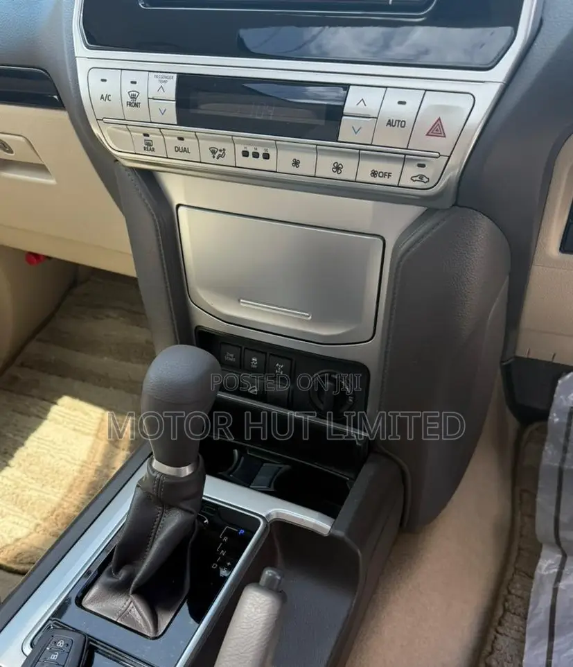 Toyota Land Cruiser Prado 2.8 2021 Pearl