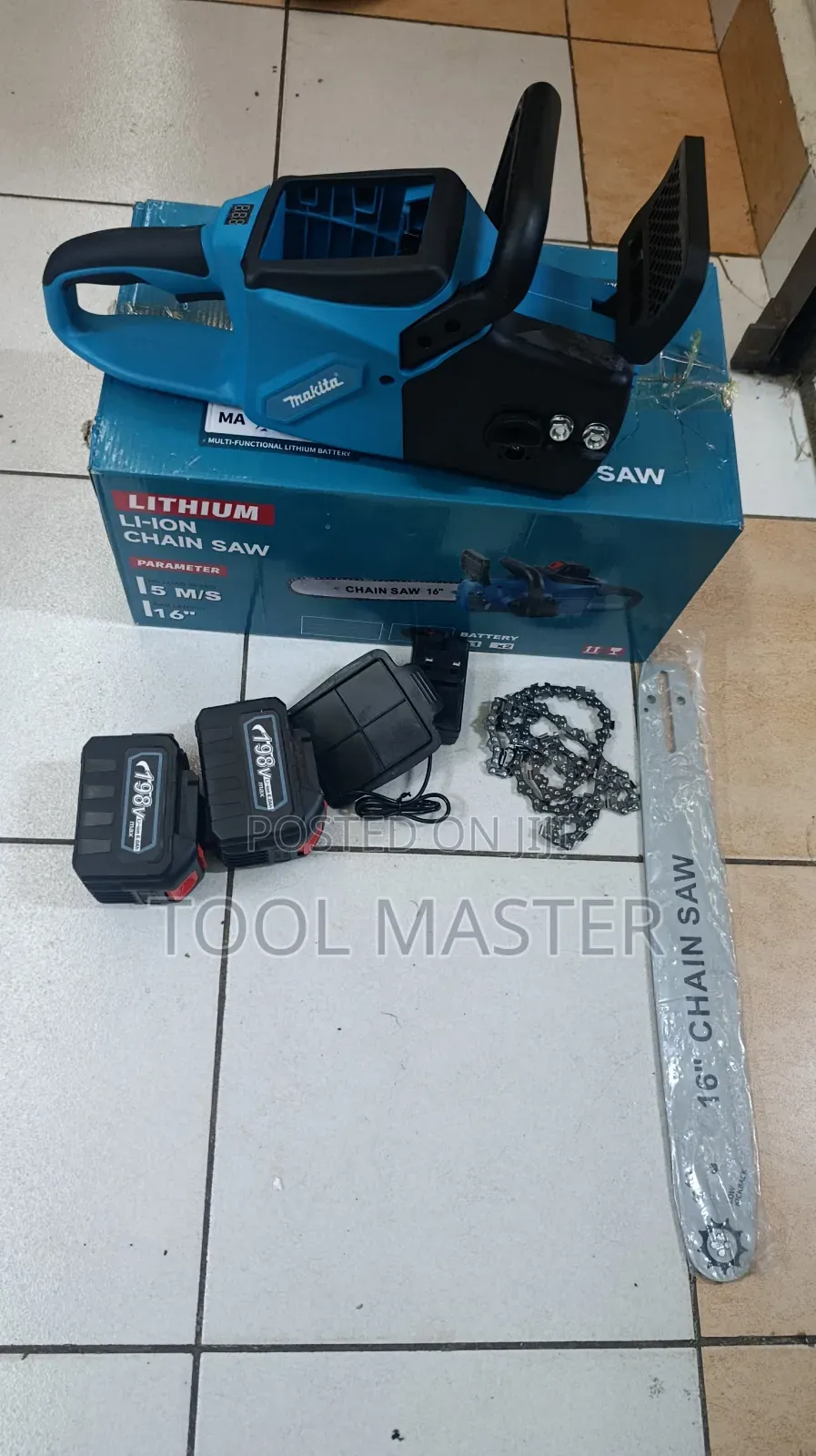 16" Cordless Makita Chainsaw / 16" Cordless Makita Chainsaw