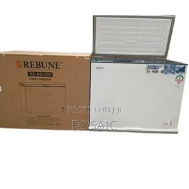 Rebune Chest Freezer 200l.
