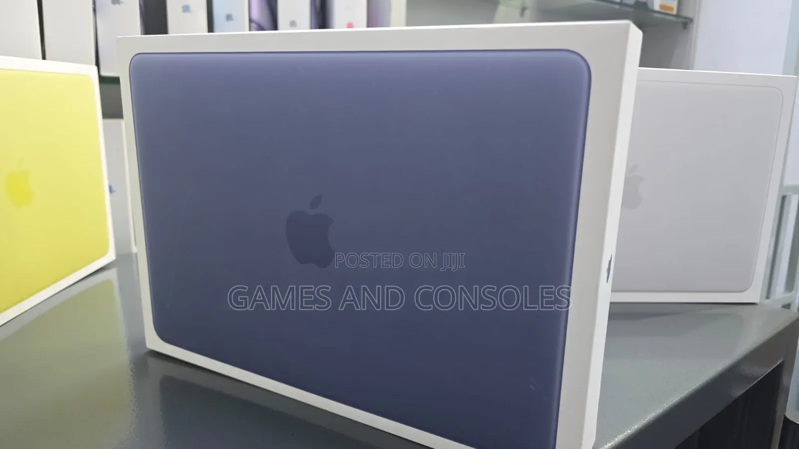 New Laptop Apple MacBook 8GB SSD 256GB