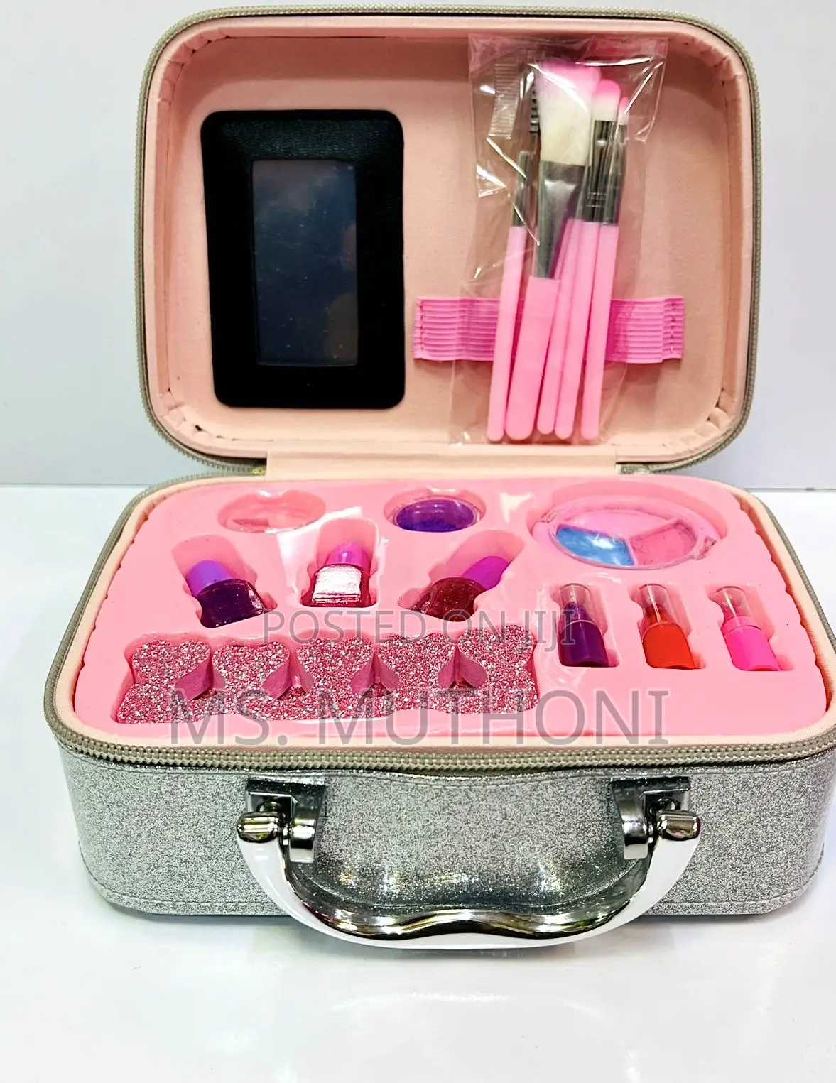 Disney's Frozen / Barbie Themed Make Up Kits