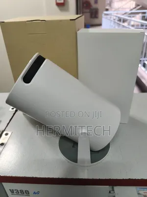 Highly Compact Light Weight Projector 130 Inches Display Wifi Smart