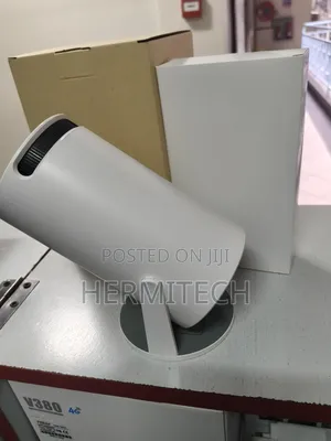 Highly Compact Light Weight Projector 130 Inches Display Wifi Smart