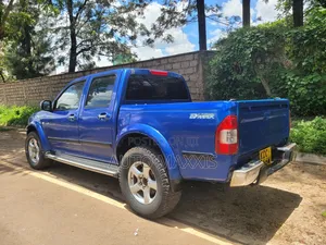 Isuzu D-MAX 2006 Blue