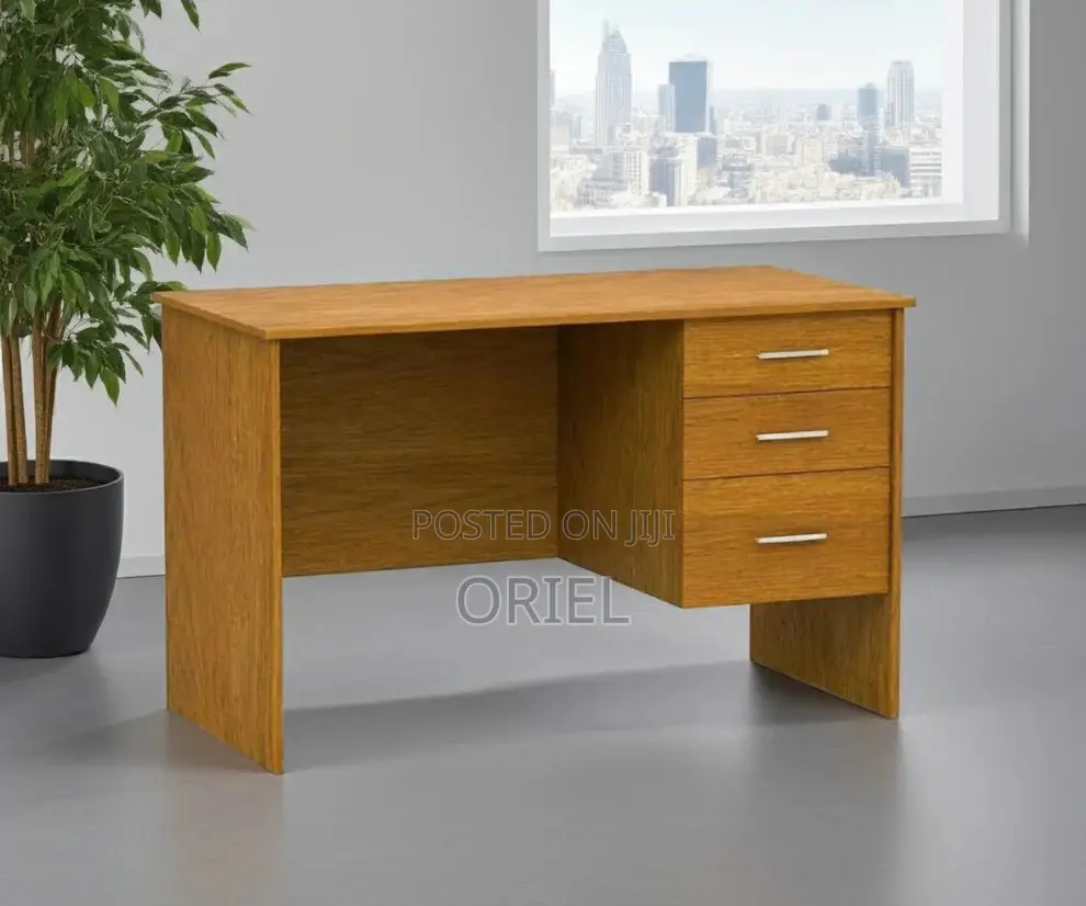 Office Desk : 1.4 Meters Custom Office Study Desk