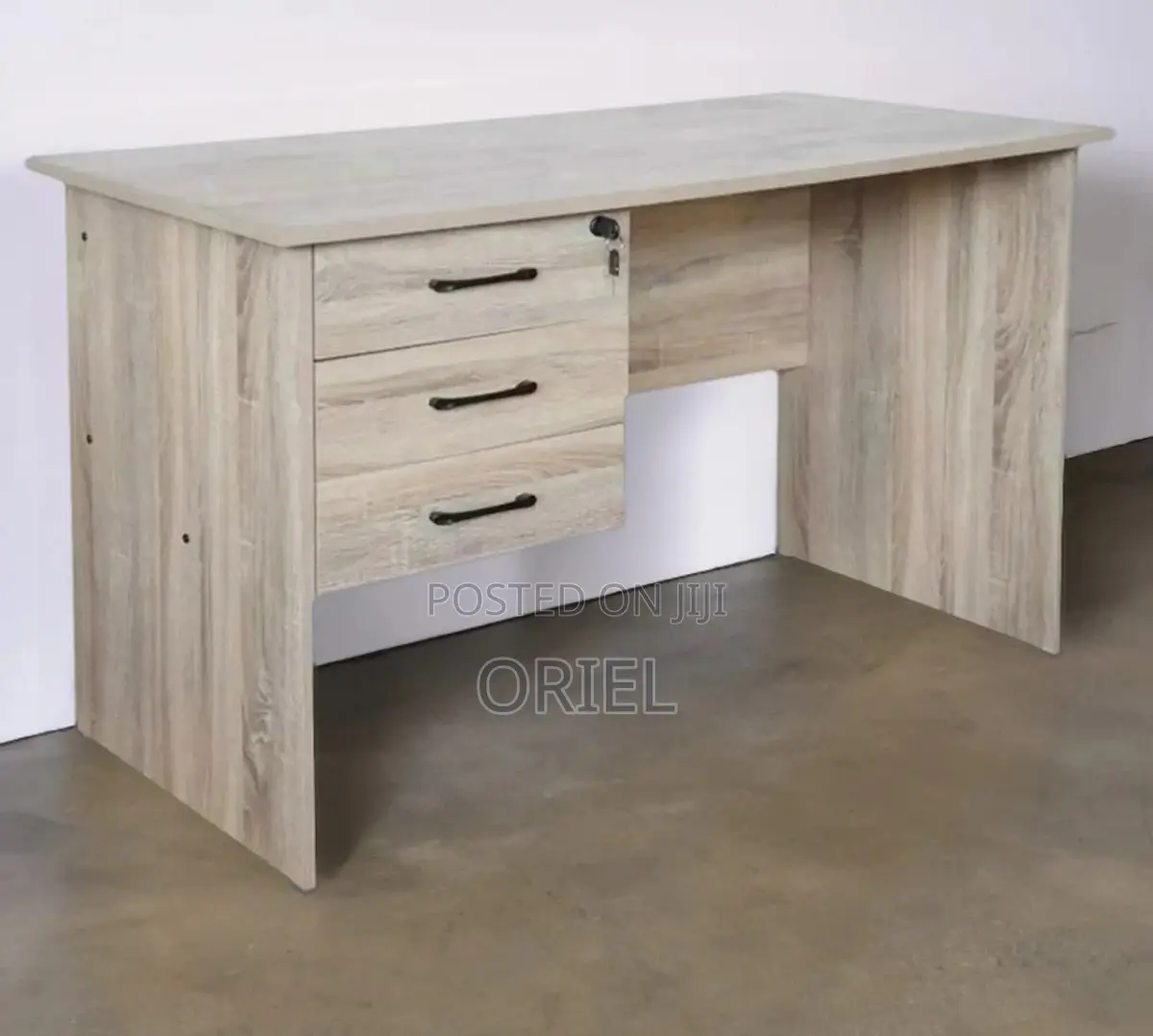 Office Desk : 1.4 Meters Custom Office Study Desk