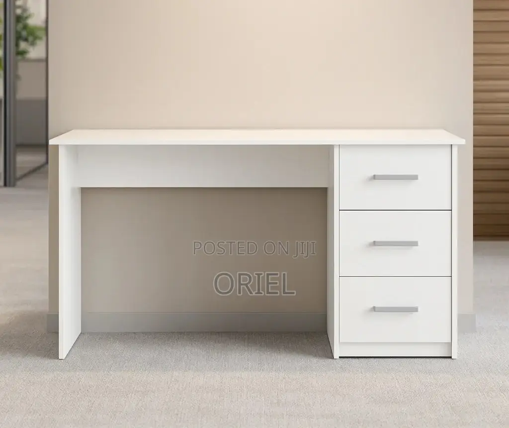 Office Desk : 1.4 Meters Custom Office Study Desk