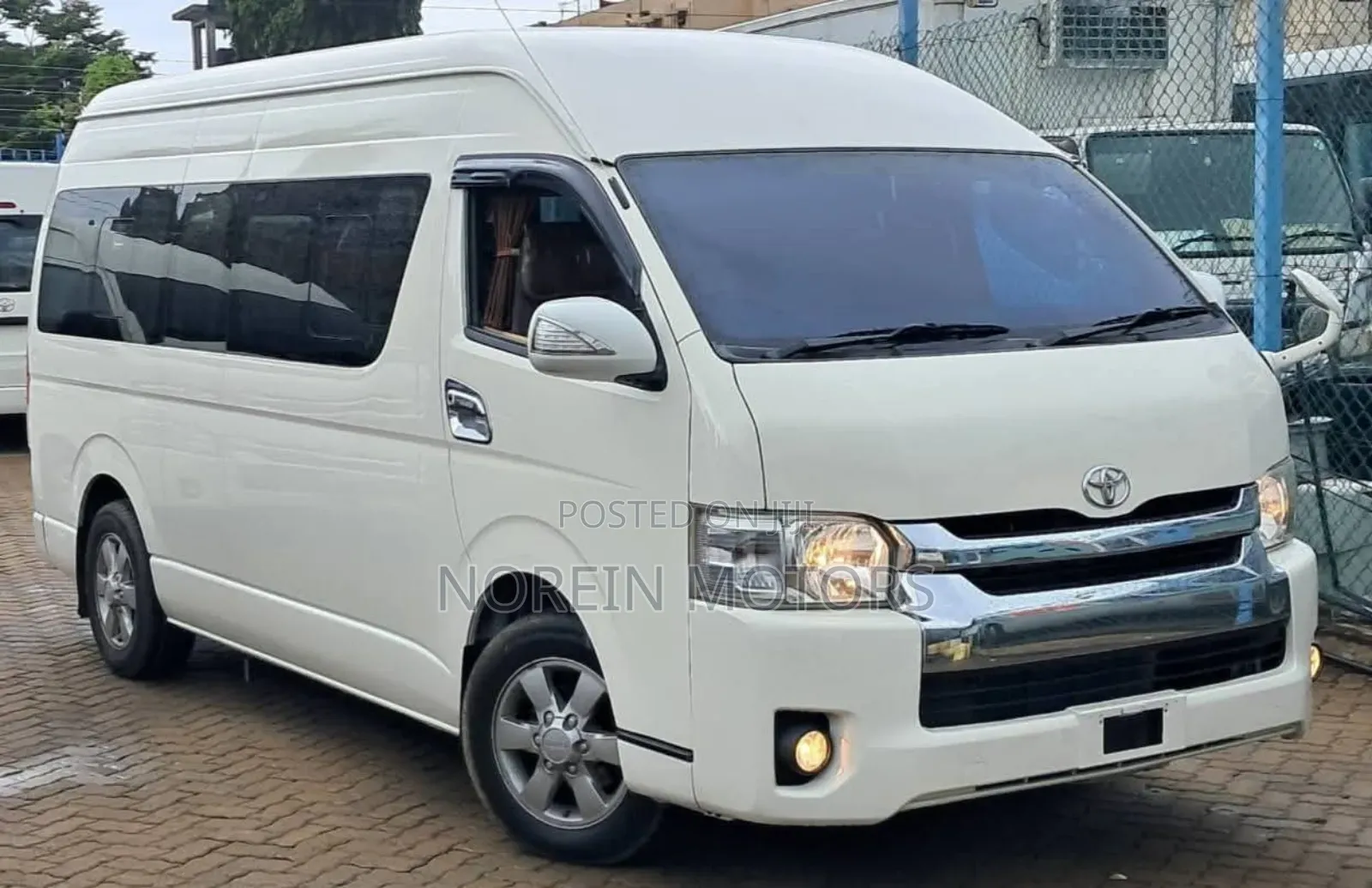 Toyota HiAce 2018 White