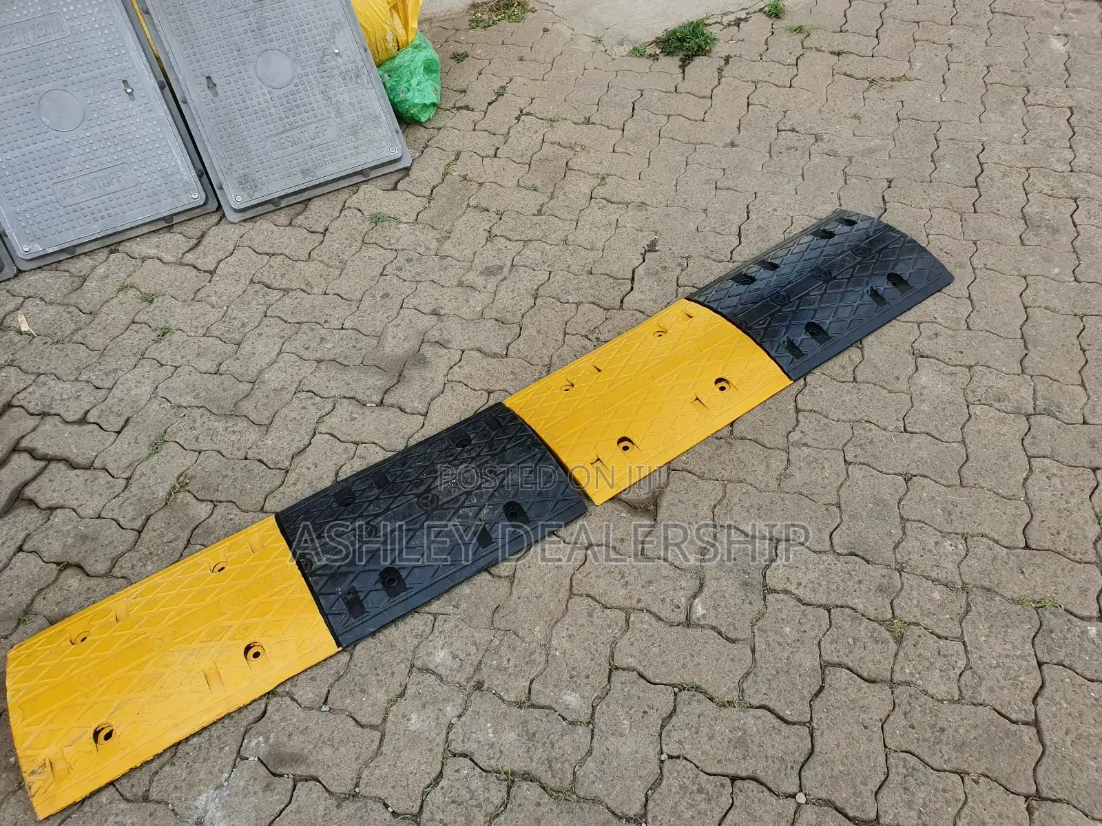 High Visibility Rubber Speed Bump