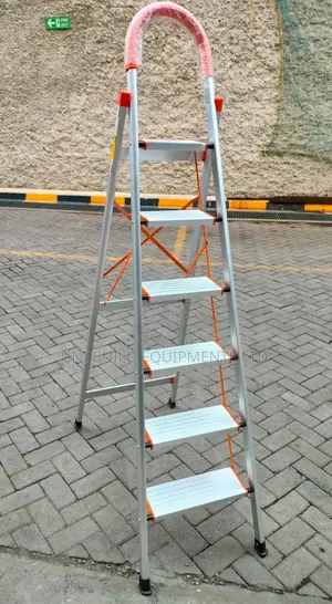 D Type Aluminium Household Ladder(6 Steps)
