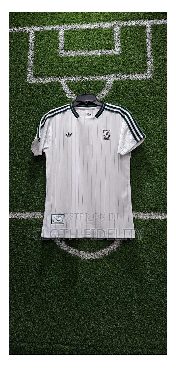 Liverpool Icon Terrace White Jersey - thumbnail 2