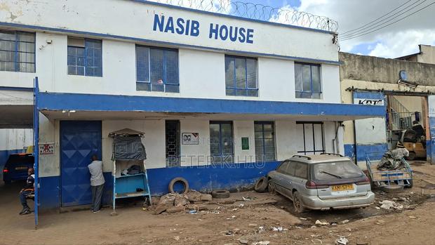 Office/Godown to Let 1200sqft Off Lusaka Road