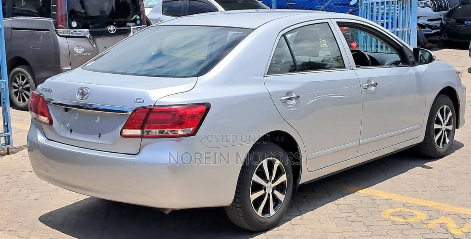 Toyota Premio 2019 Silver