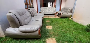 7 Seater Pure Leather Seats