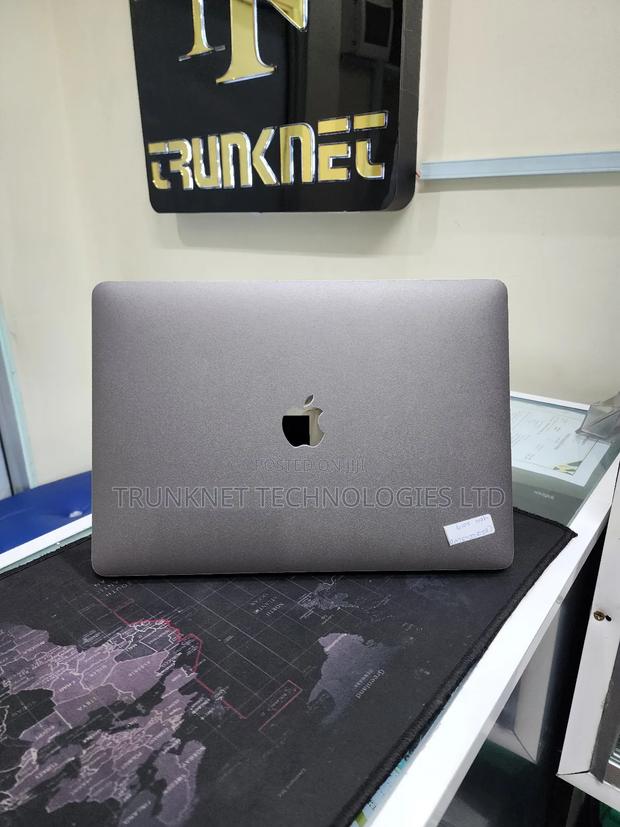 Laptop Apple MacBook 2019 16GB Intel Core i7 SSD 256GB - main view
