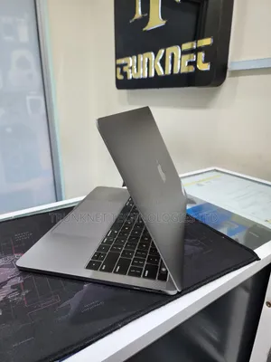 Laptop Apple MacBook 2019 16GB Intel Core i7 SSD 256GB