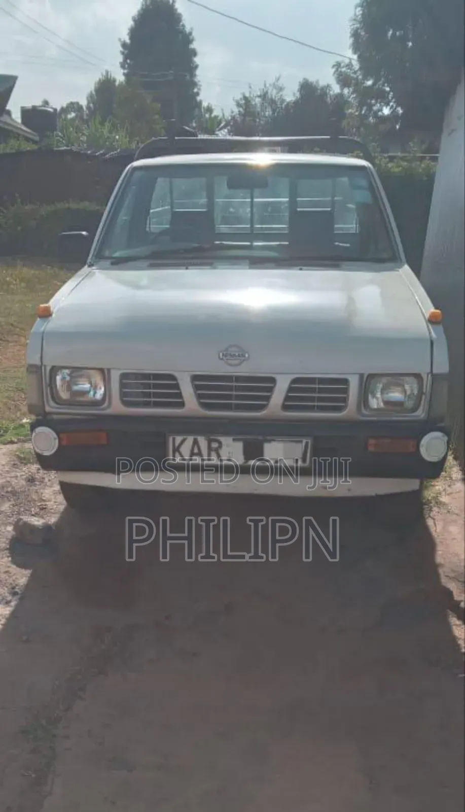 Nissan Hardbody 2005 White