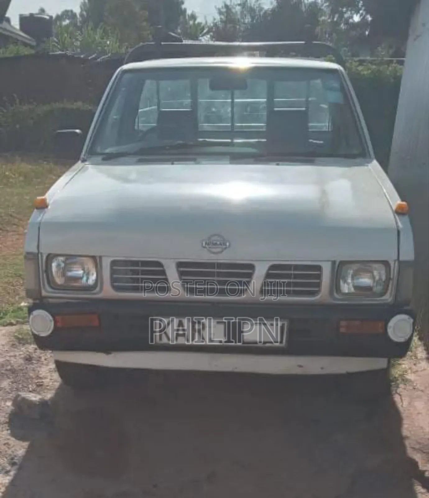 Nissan Hardbody 2005 White