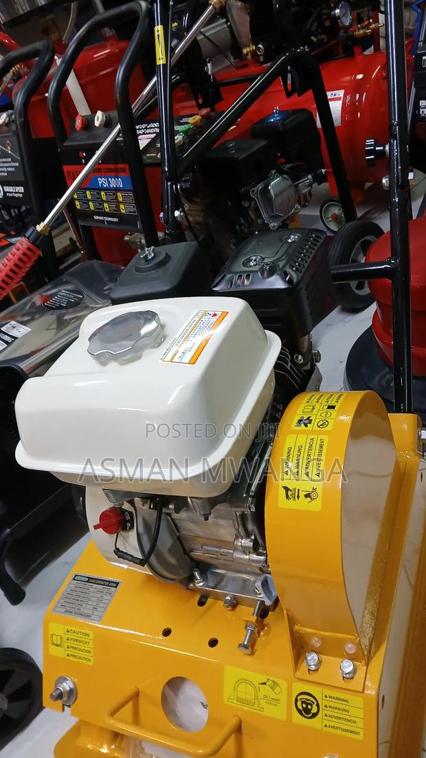 Highly Performance Plate Compactor With Honda Engine