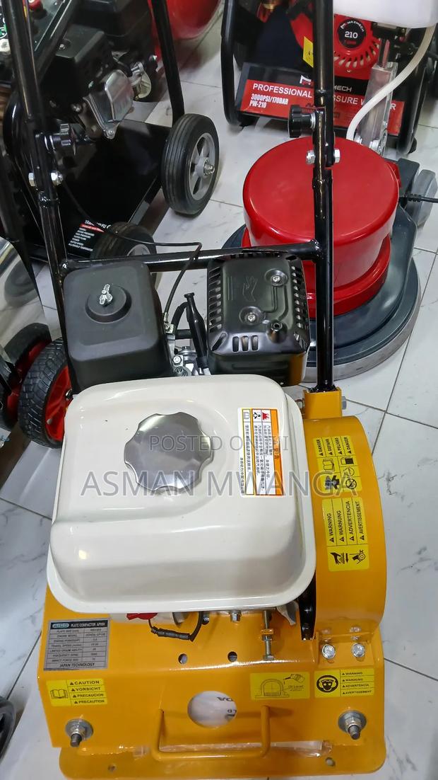 Highly Performance Plate Compactor With Honda Engine - thumbnail 3