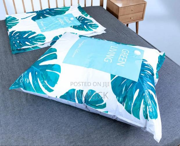 5pcs Vacuum Compression Bags – Manual Pump Included –Av - main view