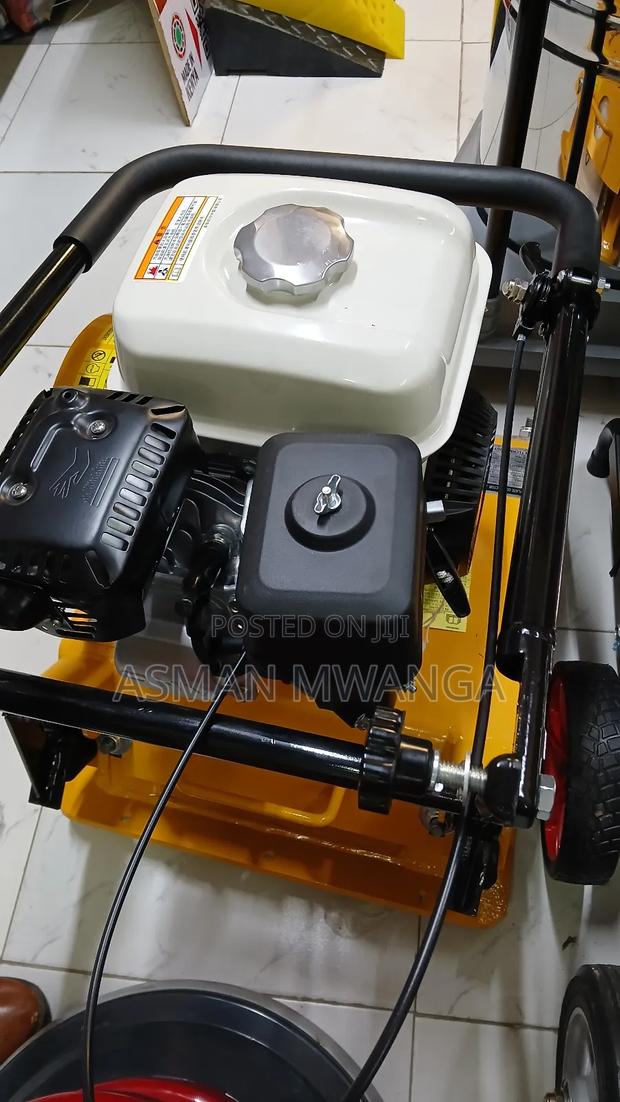 Highly Performance Hond Plate Compactor - thumbnail 2
