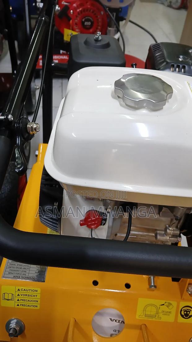 Highly Performance Hond Plate Compactor - thumbnail 3