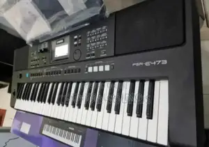 Yamaha PSR E473 Piano