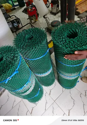 Heavy-Duty Poultry Mesh Roll – 1m × 25m
