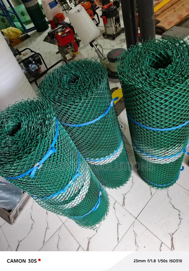 Green Plastic Chicken Net – Long-Lasting - thumbnail 2