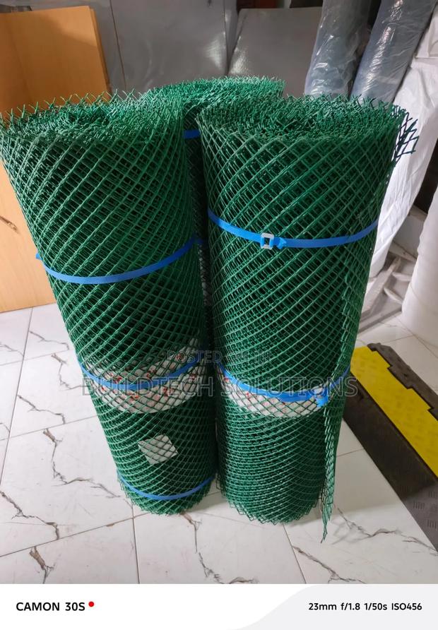 Uv-Protected Plastic Chicken Mesh – Best Quality - main view