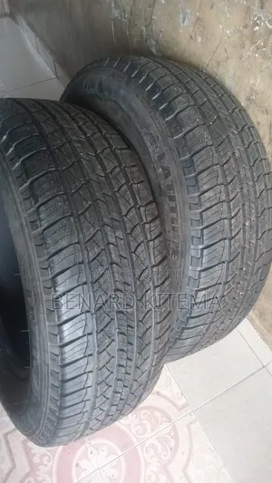 265/65r17 Slightly Used Michelin Tyres.