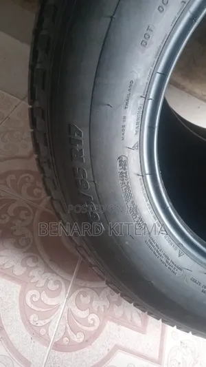265/65r17 Slightly Used Michelin Tyres.