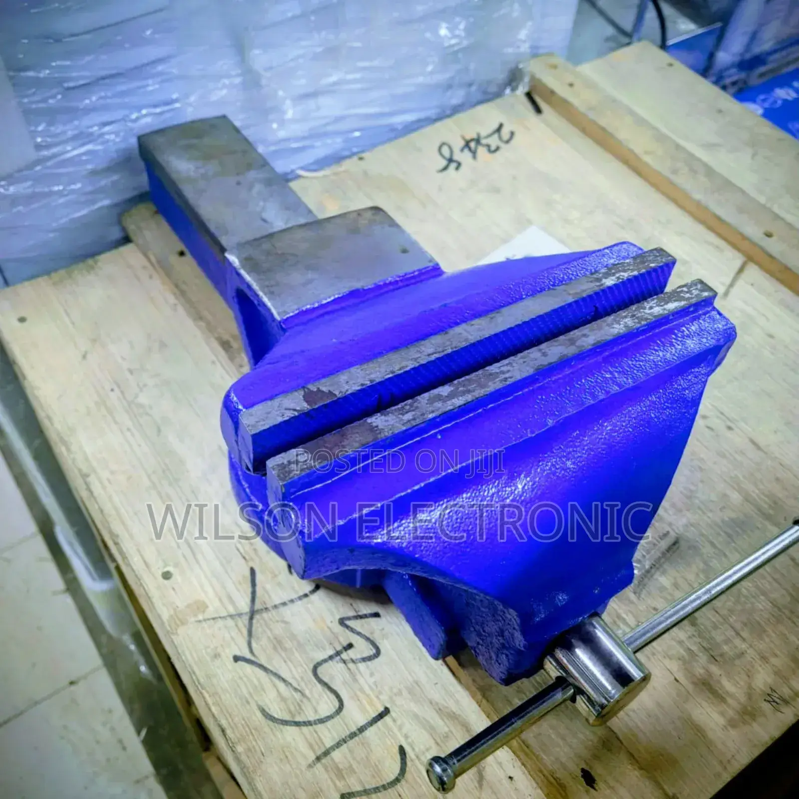 Bench Vice. 8" Inch
