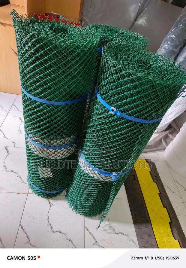 Eco-Friendly Plastic Chicken Netting – Durable Roll