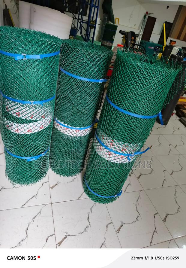 Chicken Mesh 1×25m – Plastic Roll - thumbnail 2