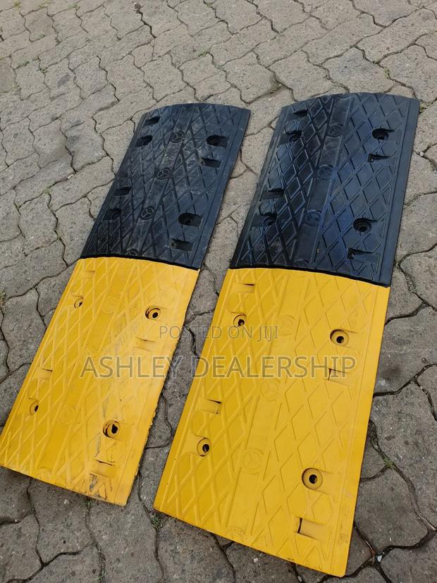 Traffic Speed Bump Available - thumbnail 2