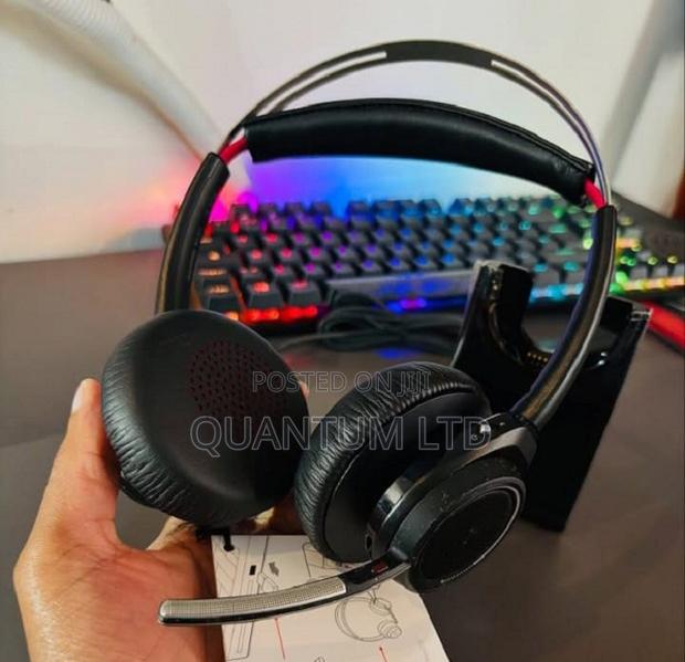 Poly Voyager Focus 2 Wired/ Bluetooth Stereo Headset - main view