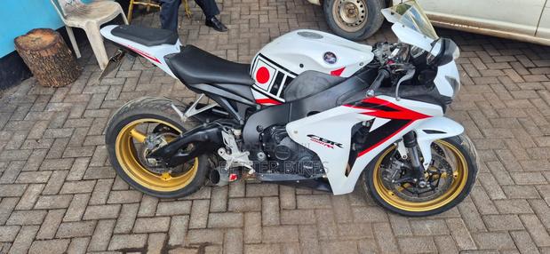Honda CBR 2012 White