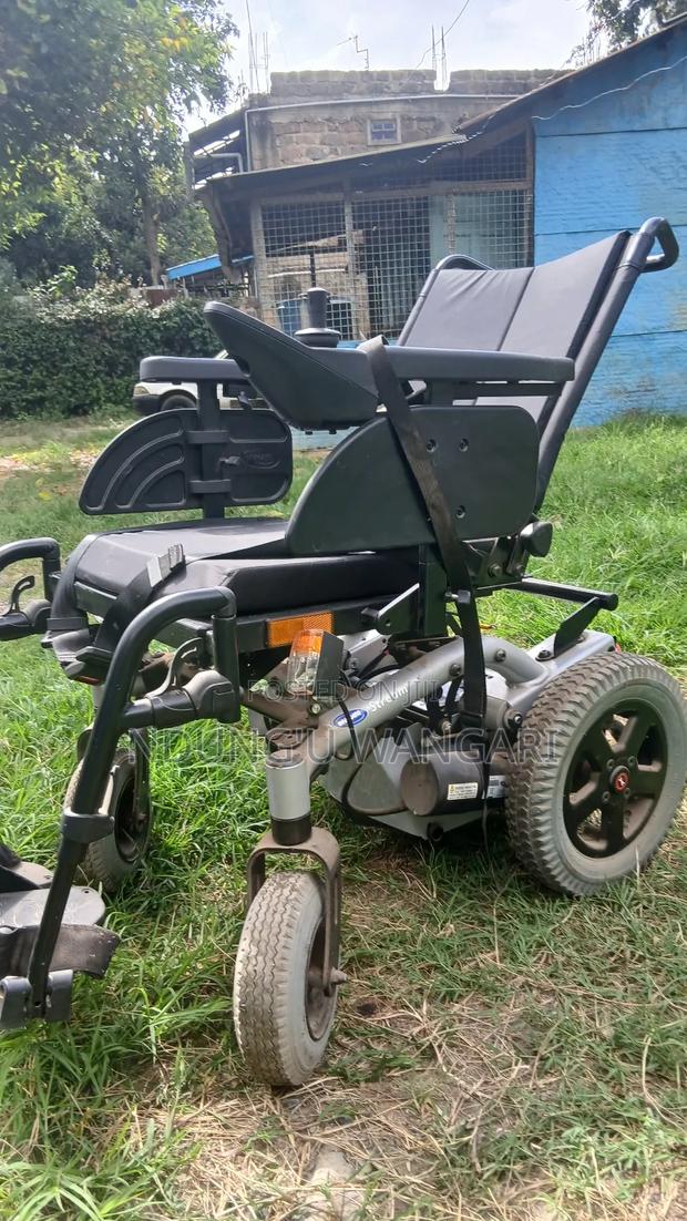 Invacare Stream Electric Wheelchair - thumbnail 2