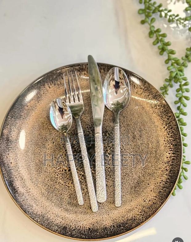 24 PCS Stainless Steel Flatware - thumbnail 4