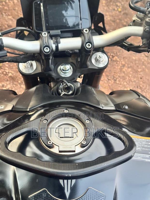 Yamaha 2023 Black - thumbnail 3